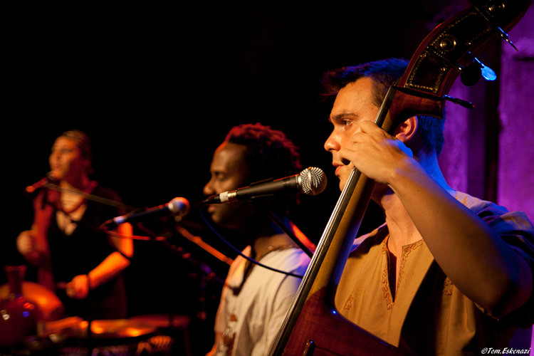 <span class='second-part'>Music </span> Live Jazz