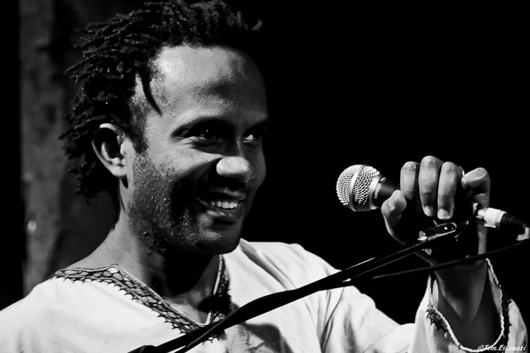 <span class='second-part'>Music </span> Live Jazz