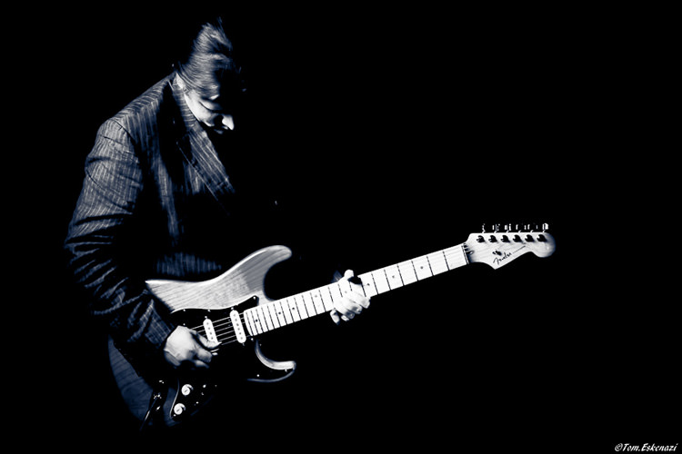 <span class='second-part'>Music </span> Live Jazz