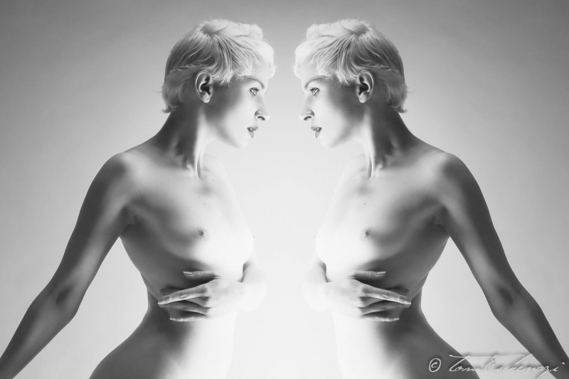 <span class='second-part'>Fashion </span> Art Nude