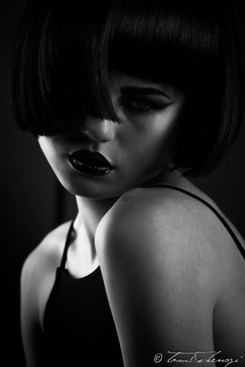 <span class='second-part'>Fashion </span> Dark Cinematic