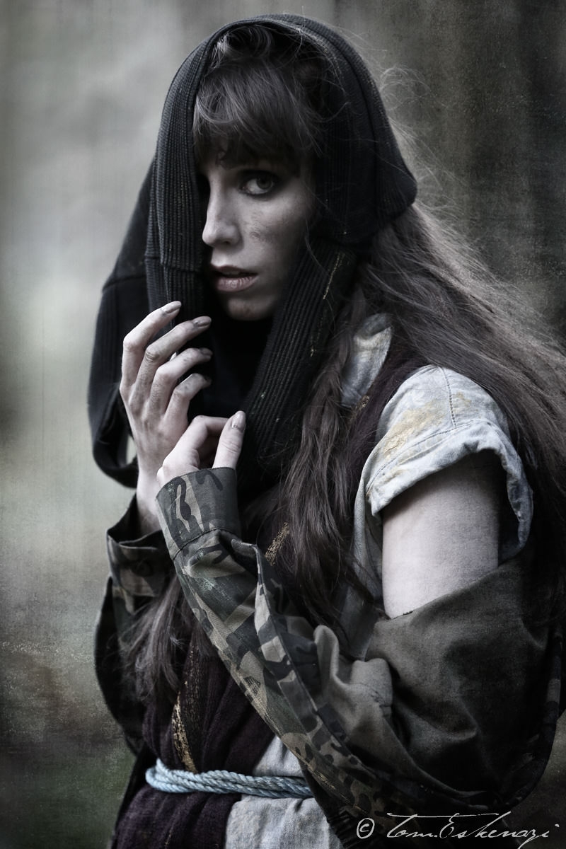 <span class='second-part'>Fashion </span> Editorial