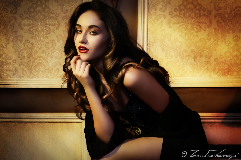 <span class='second-part'>Fashion </span> Boudoir & Lingerie