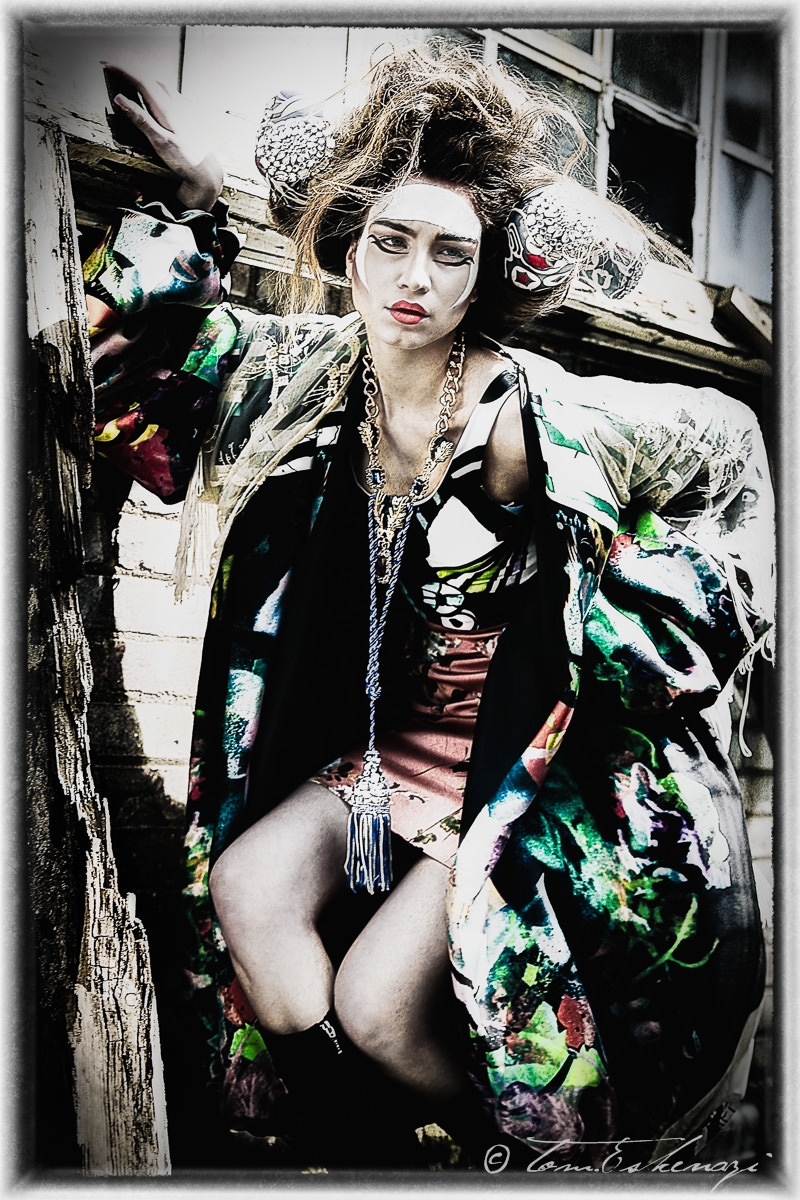 <span class='second-part'>Fashion </span> Editorial